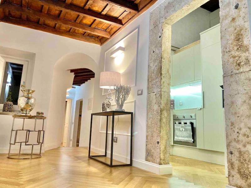 Romanlux Suites — отель с удобным расположением в Риме