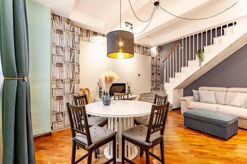 Design Villa with parking Navigli area Milan — отель в Милане, Италия