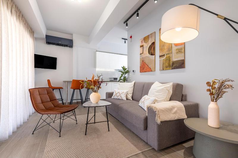 Phaedrus Living: Luxury Penthouse Potamianou — забронировать отель в Афины