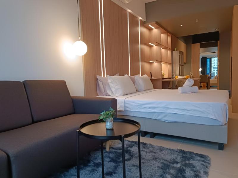 CL137B Modern Balcony KLCC View & Infinity Pool — забронировать отель в Куала-Лумпуре