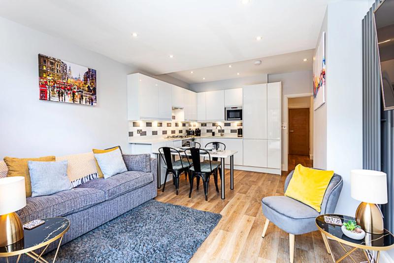 Cozy 2 Bed Apartment in Chiswick — забронировать отель в Лондоне