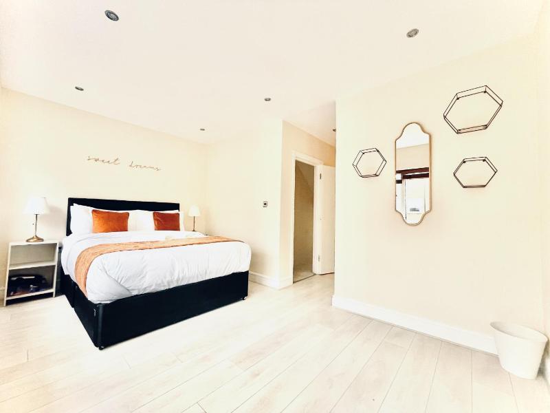 Second Nest Islington Town House — забронировать отель в Лондоне