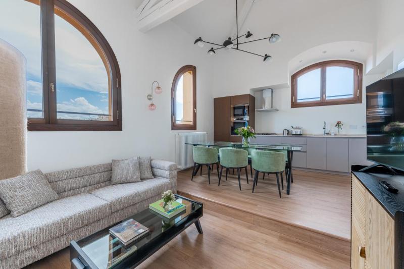 Apartments Florence- Borgo Pinti Panorama — отель с удобствами в Флоренции