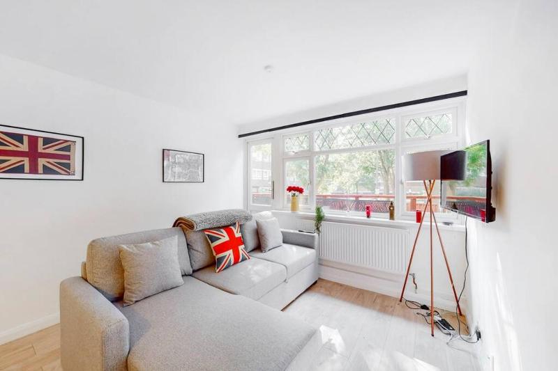 Modern 4BD house with a private patio in Islington — отель в Лондоне, Соединенное Королевство