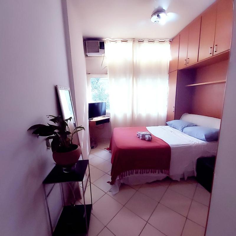 Quarto e Sala na rua Paula Freitas — комфортный отель в Рио