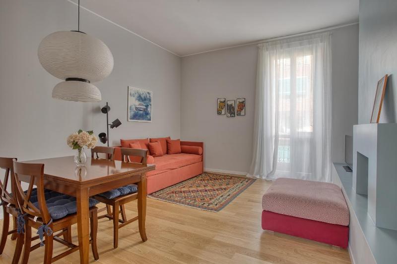 Цены на JOIVY Lovely apt, Easy Access to Centre в Милане