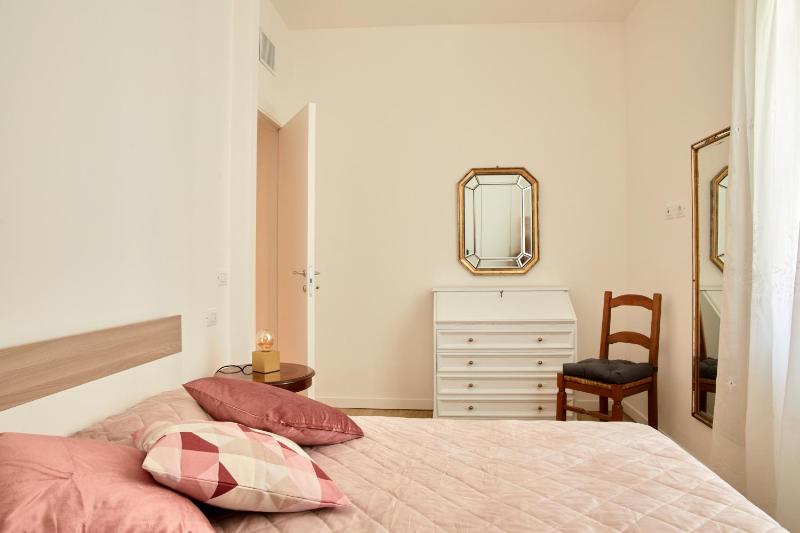 Xenia Apartments - Apartment in Fondazione Prada — отель с удобным расположением в Милане
