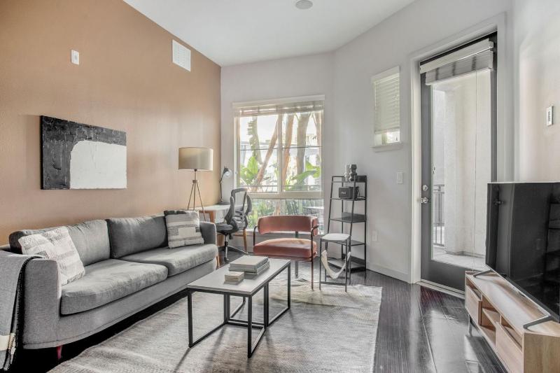 Playa Vista 2br w pool pet wash nr groceries LAX-1101 — отель с удобствами в Лос-Анджелесе