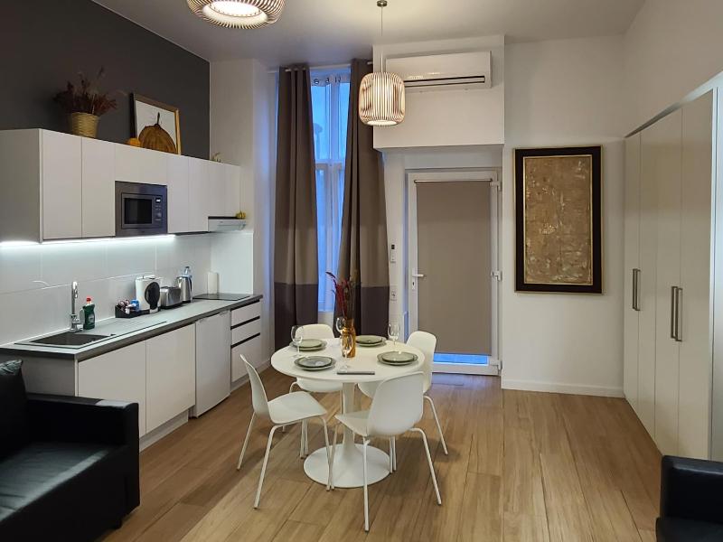 Las Artes Hlius Luxury Apartments — отзывы гостей и цены