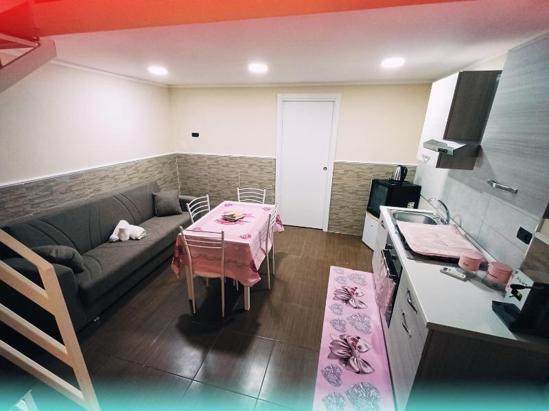 Hari hOMe — забронировать отель в Неаполе