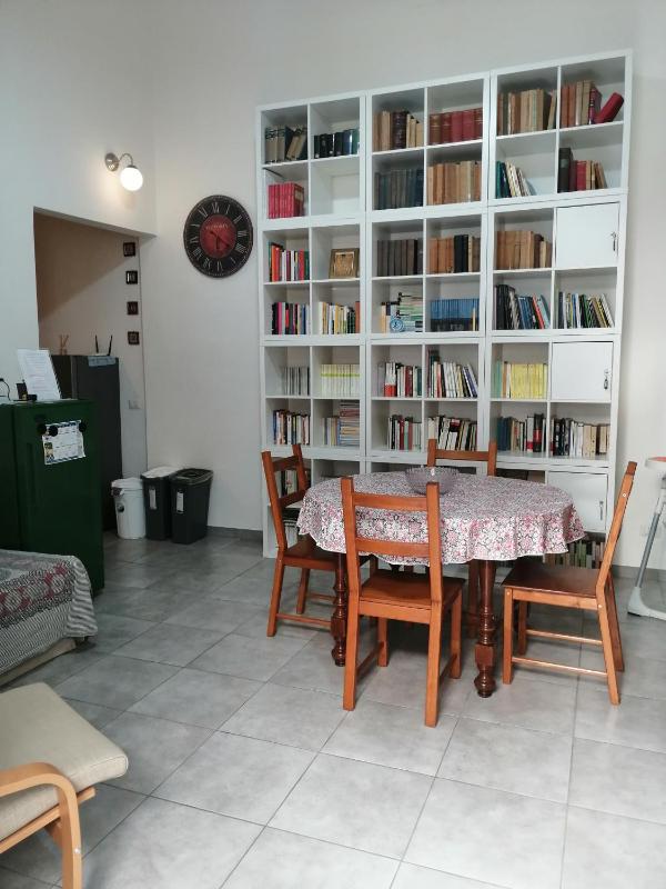 Quartieri's House — забронировать отель в Неаполе