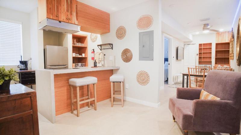 Цены на Modern Apartment in the Heart of Miami в Майами