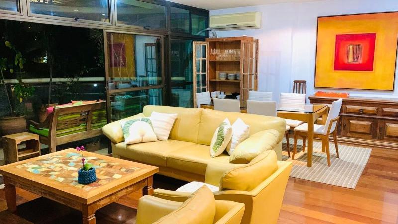 Apartamento J Oceanico 2 suites garagem e proximo a praia — комфортный отель в Рио