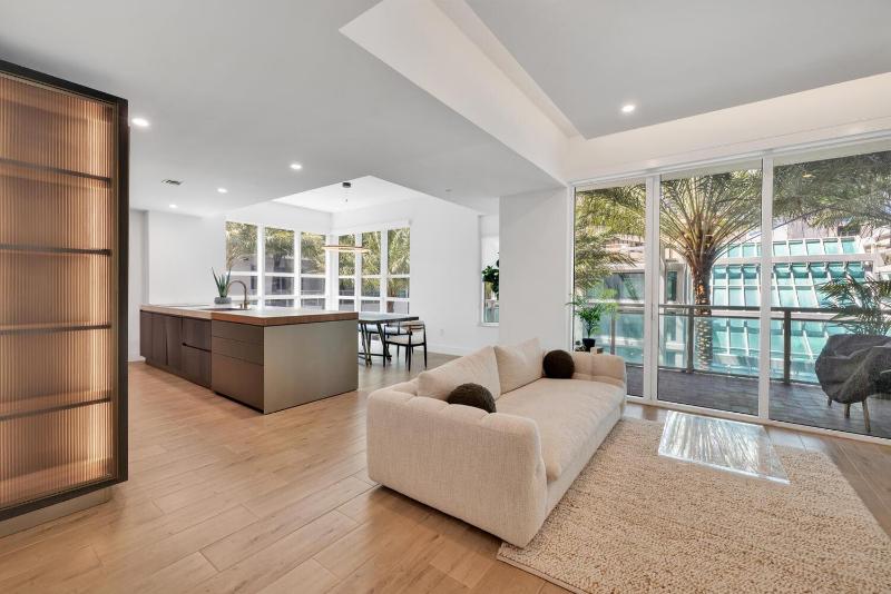 Stunning Condo in the heart of Brickell. Exquisitely furnished and renovated. — отель в Майами, Соединенные Штаты Америки