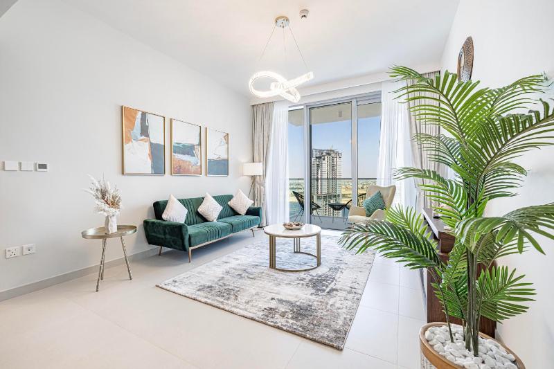Daniels 1BR at Grand Creek with Canal View — отель с удобствами в Дубае