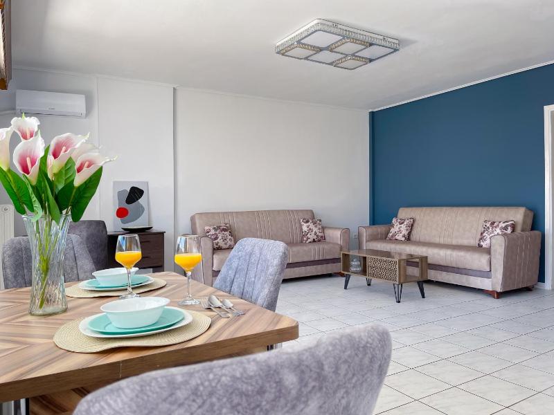 Цены на 2-bedroom Blue apartments в Афины