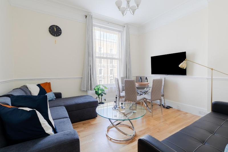 Natural History Museum Apartments — отель с удобствами в Лондоне