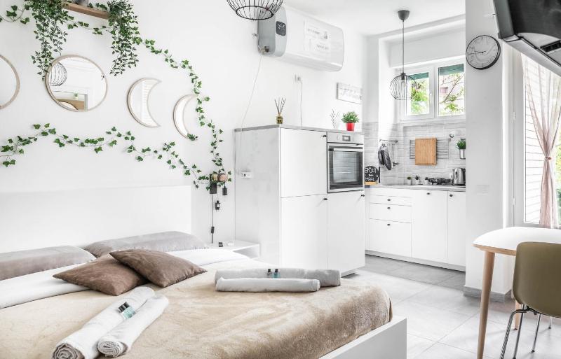 [Eden House SanSiro-Duomo] Netflix & Design — отель с удобным расположением в Милане