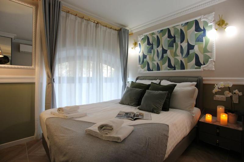 Triplex 250m² 6CH - Clim - Tres spacieux - — отель в Париже, Франция