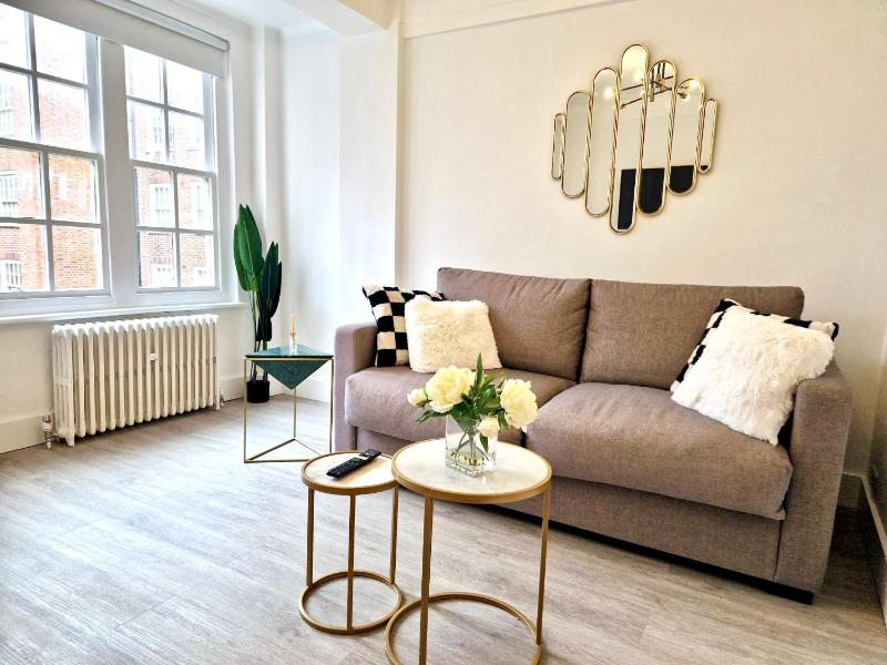 Vibrant 2-Bedroom Flat with Elevator in Marylebone, Close to Hyde Park & Edgware Road — комфортный отель в Лондоне