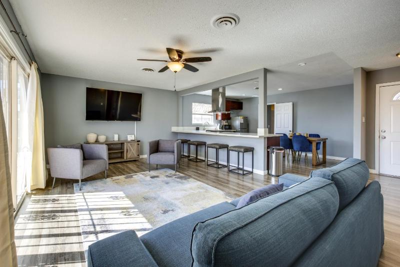 Цены на Pet-Friendly Las Vegas Home with Pool 2 Mi to Strip в Лас Вегасе