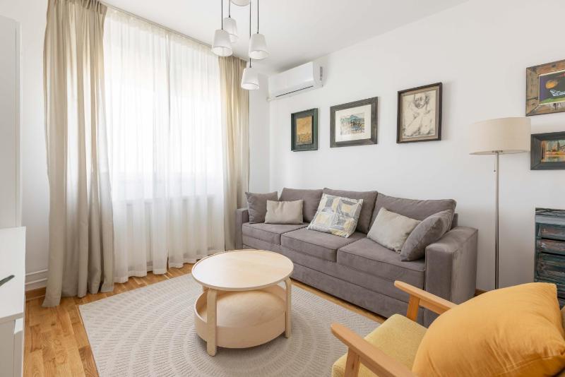 Цены на Apartment La Porte в Белграде