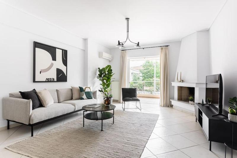Exceptional 2BR Apartment in Marousi by UPSTREET — отель в Афины, Греция