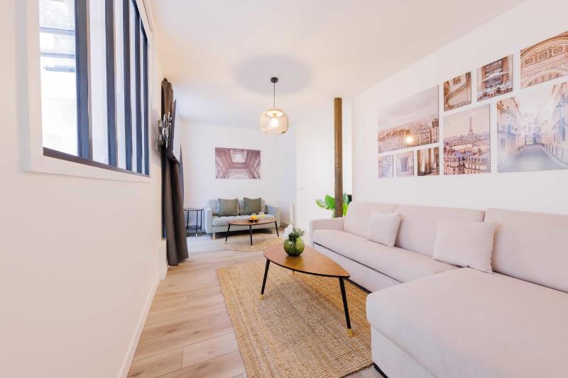 Exceptionnel appartement a proximite de Montmartre! — забронировать отель в Париже