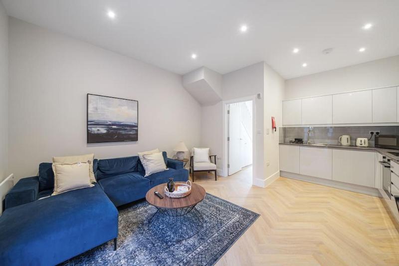 Cosy Tooting Retreat: 2-Bed Gem — комфортный отель в Лондоне