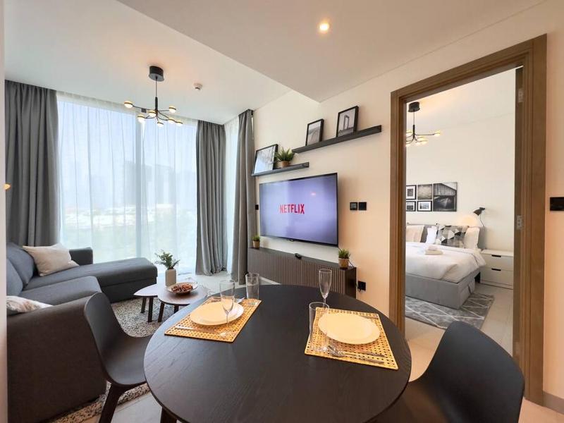 Dar Vacation - Contemporary Bright 1BDR Apartment — отель в Дубае, Объединенные Арабские Эмираты