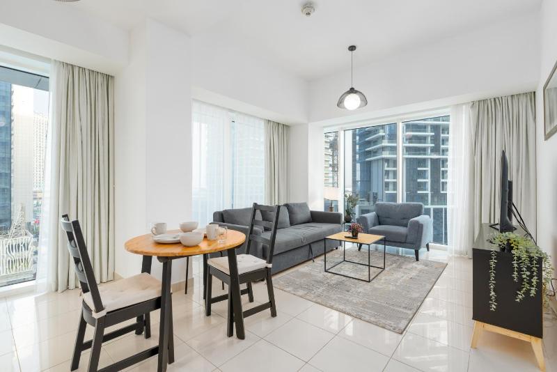 White Sage - Panoramic 1BR With Canal Views Across Business Bay — отзывы гостей и цены