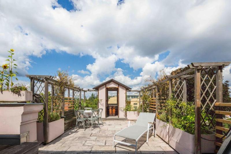 Whirlpool , Dachterrasse , Wienblick , zwei Etagen — отель с удобным расположением в вене