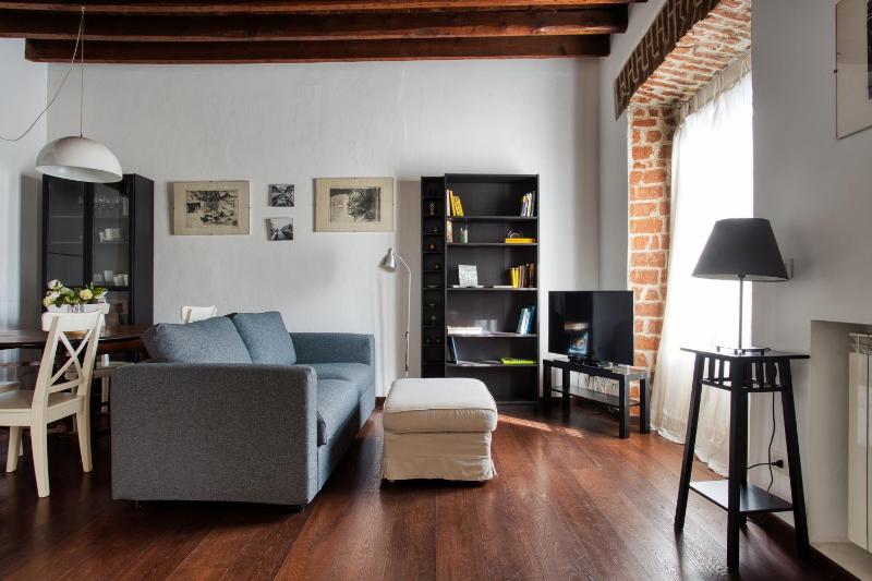 JOIVY Tasteful flat near City Centre — отель с удобствами в Милане