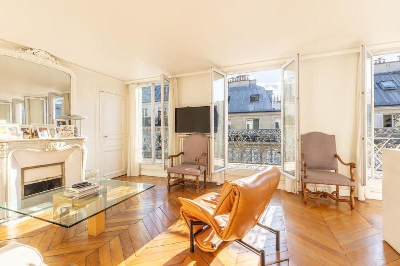 Beautiful flat 3 bedrooms in 9th arrondissement — комфортный отель в Париже