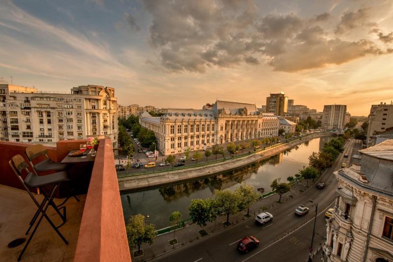 Baroque Splendor: Breathtaking Views & Design — отель с удобным расположением в Бухаресте