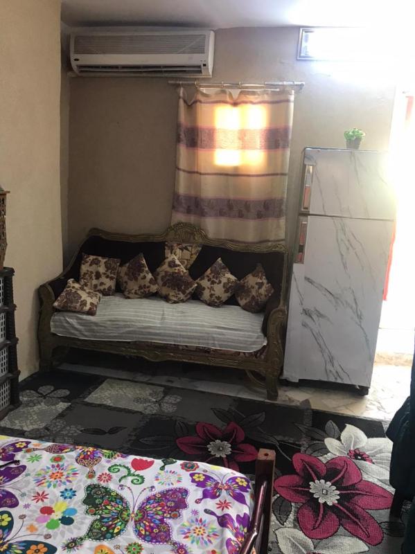 Hotel and room and flat with rofe front of pyramids in naslat elsaman — забронировать отель в Каире