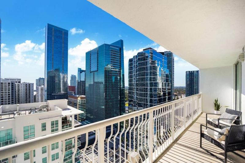 Цены на *Luxury Brickell High Rise Condo City/Ocean Views* в Майами