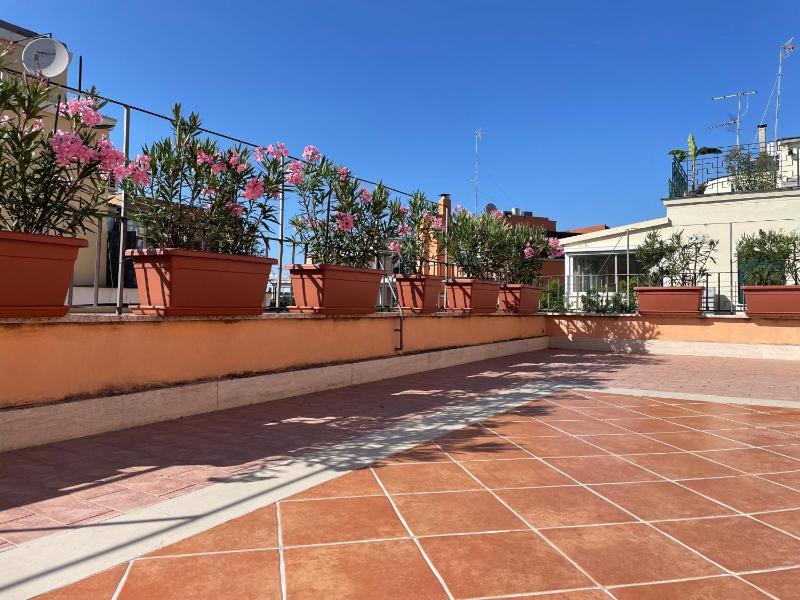 Little Aventino BnB — отель с удобствами в Риме