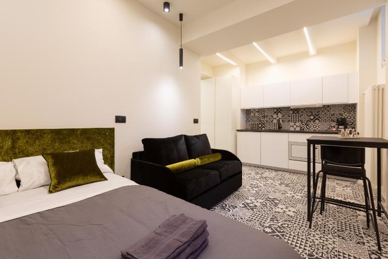 PAY60 -Crescenzago- Luxury Yellow House — отель с удобствами в Милане