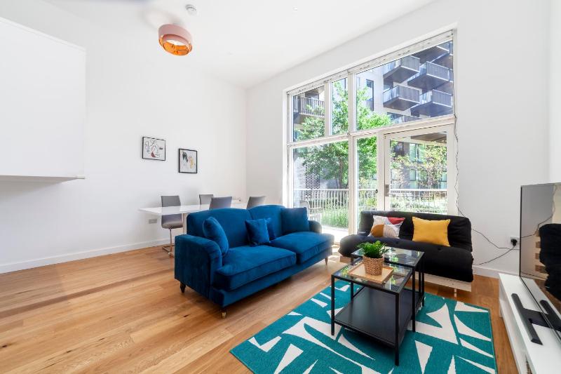 Amazing 3BDR Duplex wbalcony East London — отель в Лондоне, Соединенное Королевство