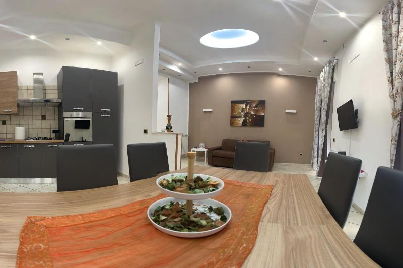 Santa Maria Home — отель в Неаполе, Италия