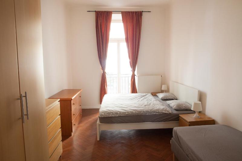2B Pechackova family apartment with balcony by the river — отель с удобным расположением в Праге