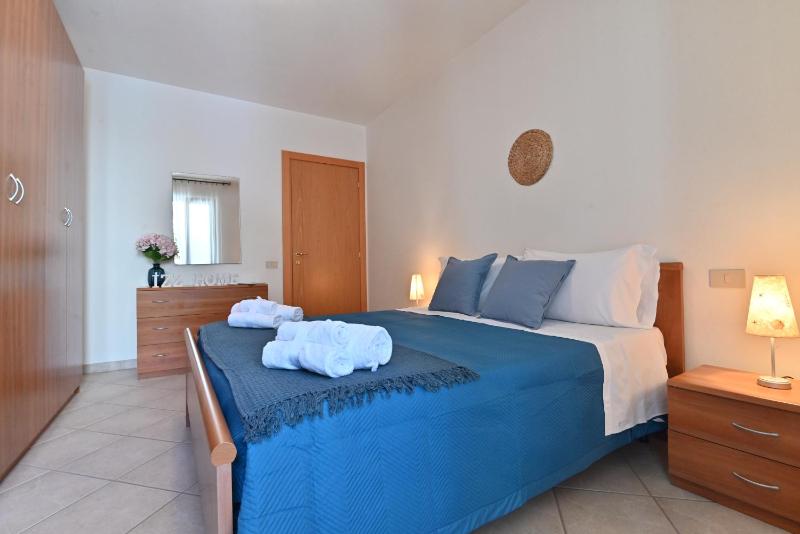 IzzHome Lemon Tree a Pula - Splendida Casa Vacanze con Patio