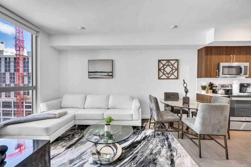 Stylish Unit in Downtown Miami With Free Parking — отель с удобным расположением в Майами
