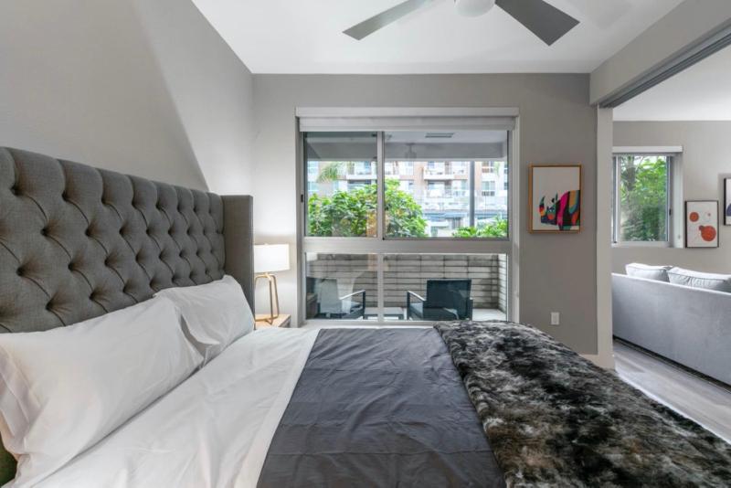 Brand New WeHo Luxury Apartment d — комфортный отель в Лос-Анджелесе