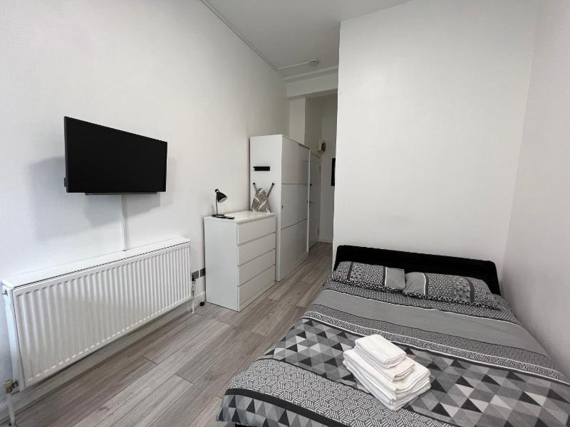 Lovely Studio Apartments on Finchley Road — забронировать отель в Лондоне
