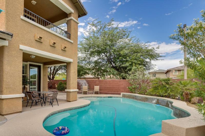 Serene Las Vegas Home with Heated Pool Near Strip! — комфортный отель в Лас Вегасе