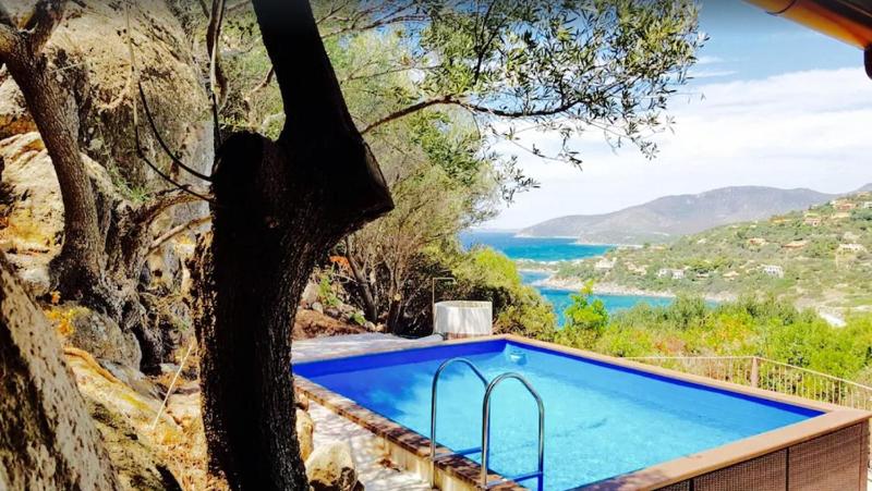 Villa Indipendente a Torre delle Stelle - Oasi con piscina