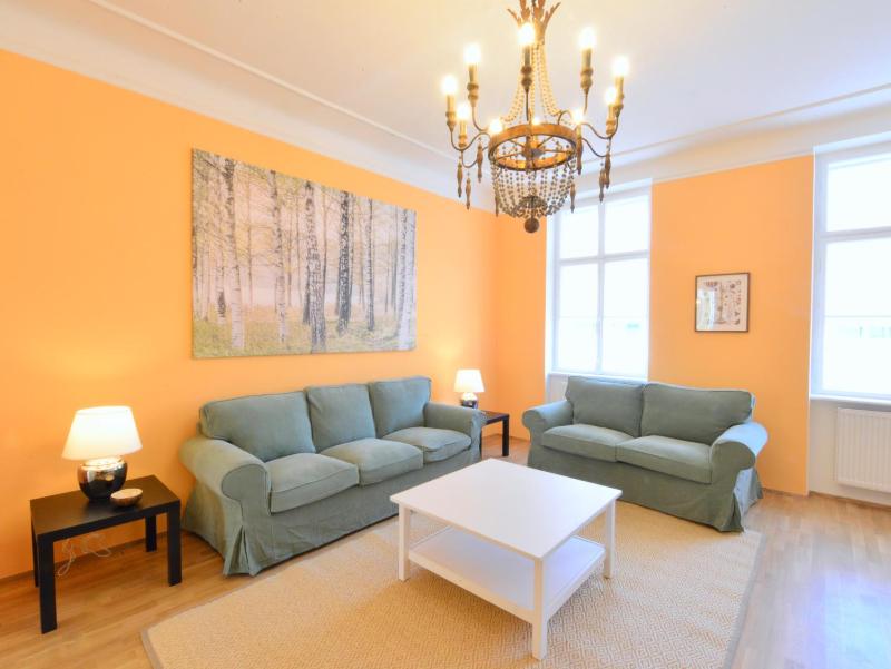 Spacious and Comfy With 3 Bedrooms — забронировать отель в вене