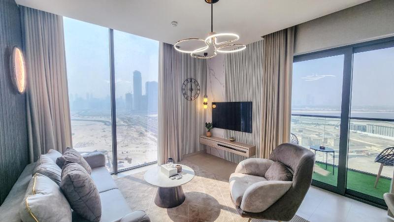 STAY BY LATINEM Luxury 2BR Holiday Home CV A2301 near Burj Khalifa — отзывы гостей и цены